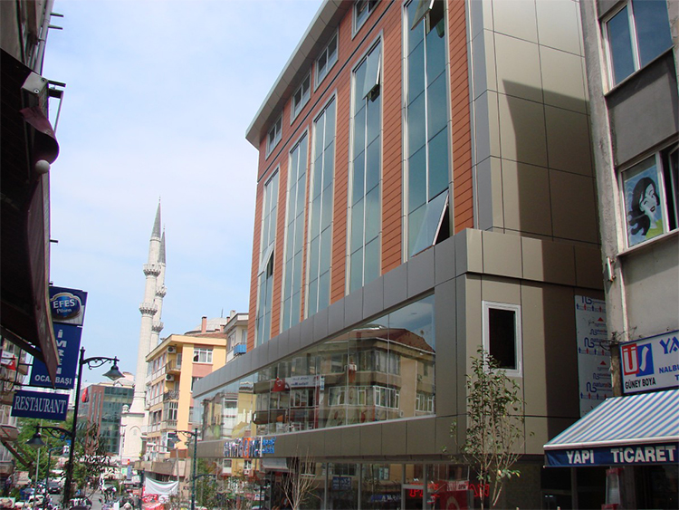 Önü Gören Alışveriş Merkezi